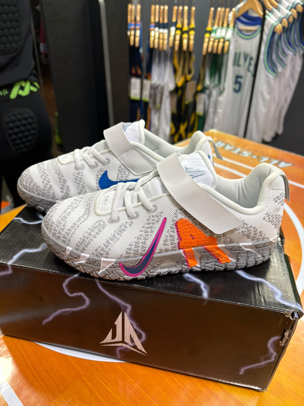 Nike JA 3-  LIGHT SHOW