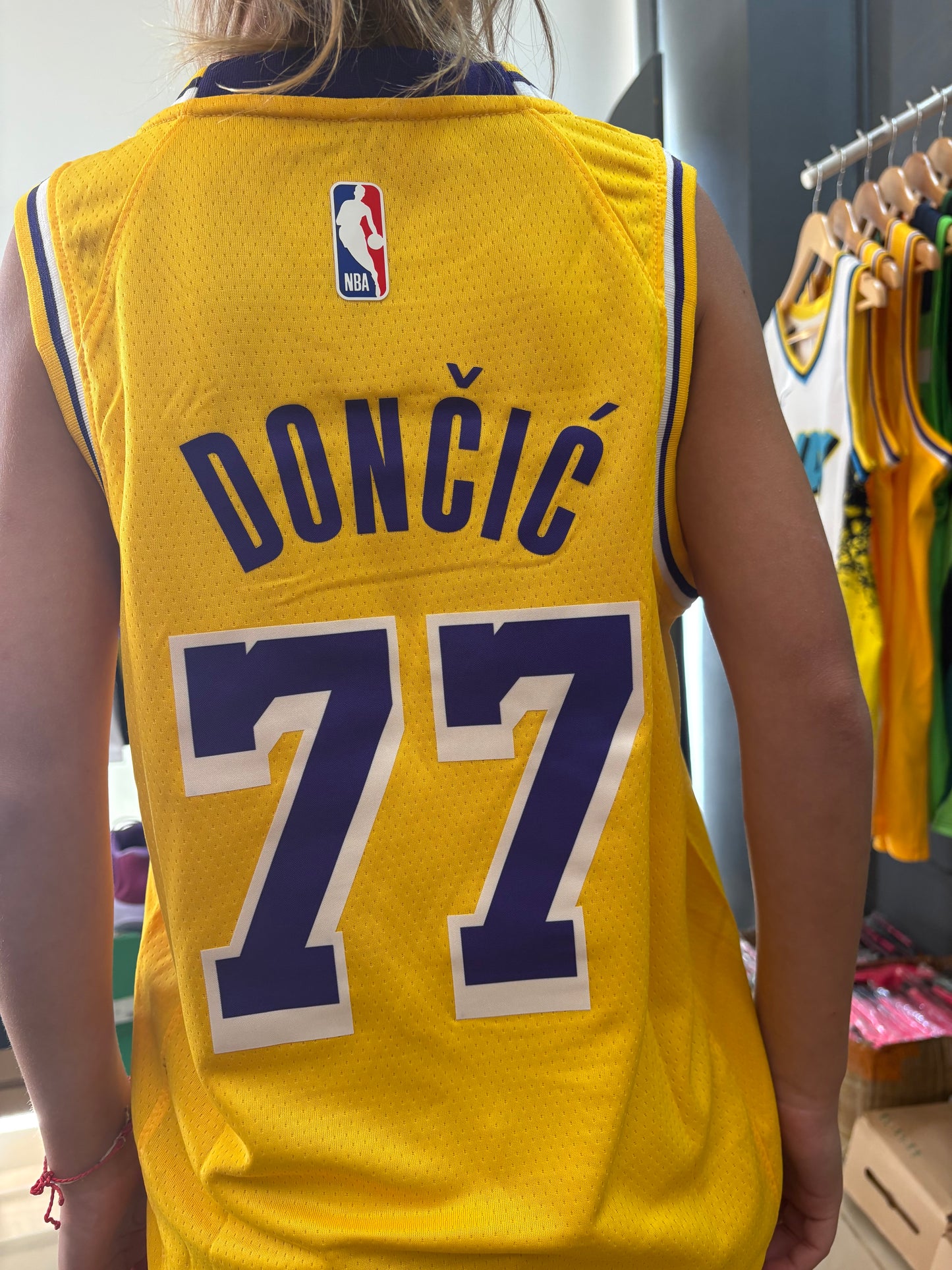 Los Angeles Lakers Icon Edition Amarilla #77 - VERSION KIDS