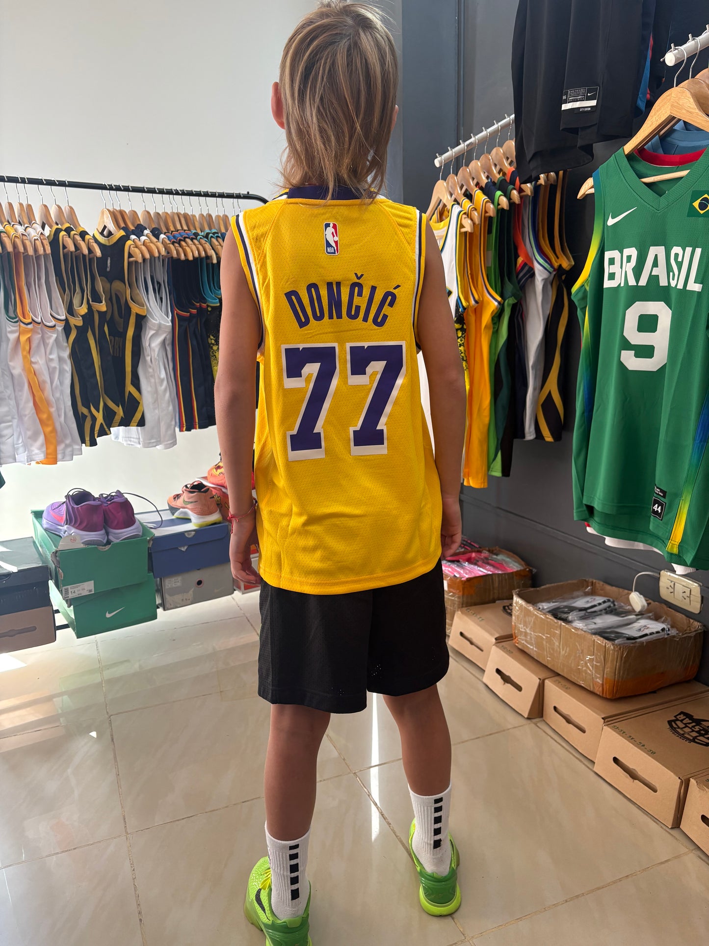 Los Angeles Lakers Icon Edition Amarilla #77 - VERSION KIDS