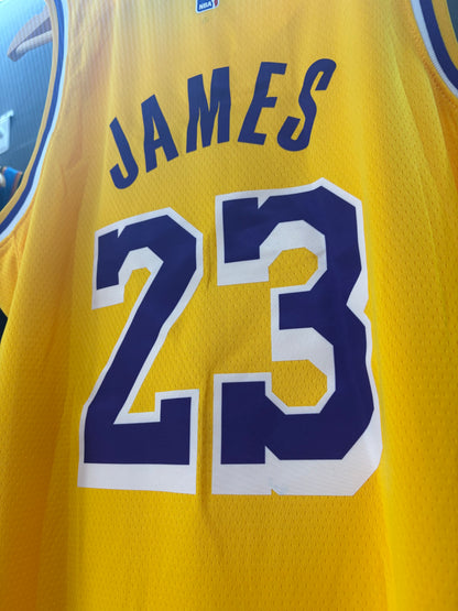 Los Angeles Lakers LeBron James Icon Edition Amarilla #23 - VERSION FAN
