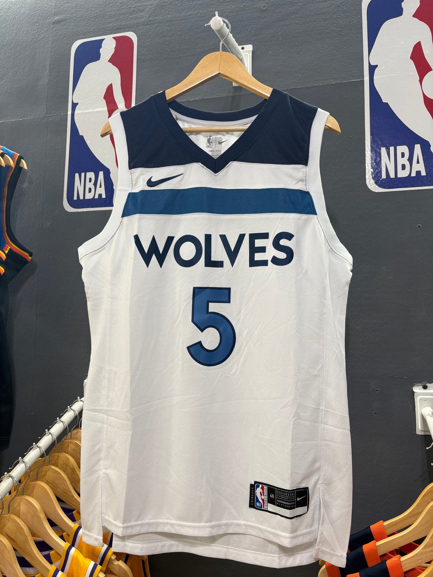 Minnesota Timberwolves Association Edition Blanca y Azul "Wolves" #5 - VERSION FAN