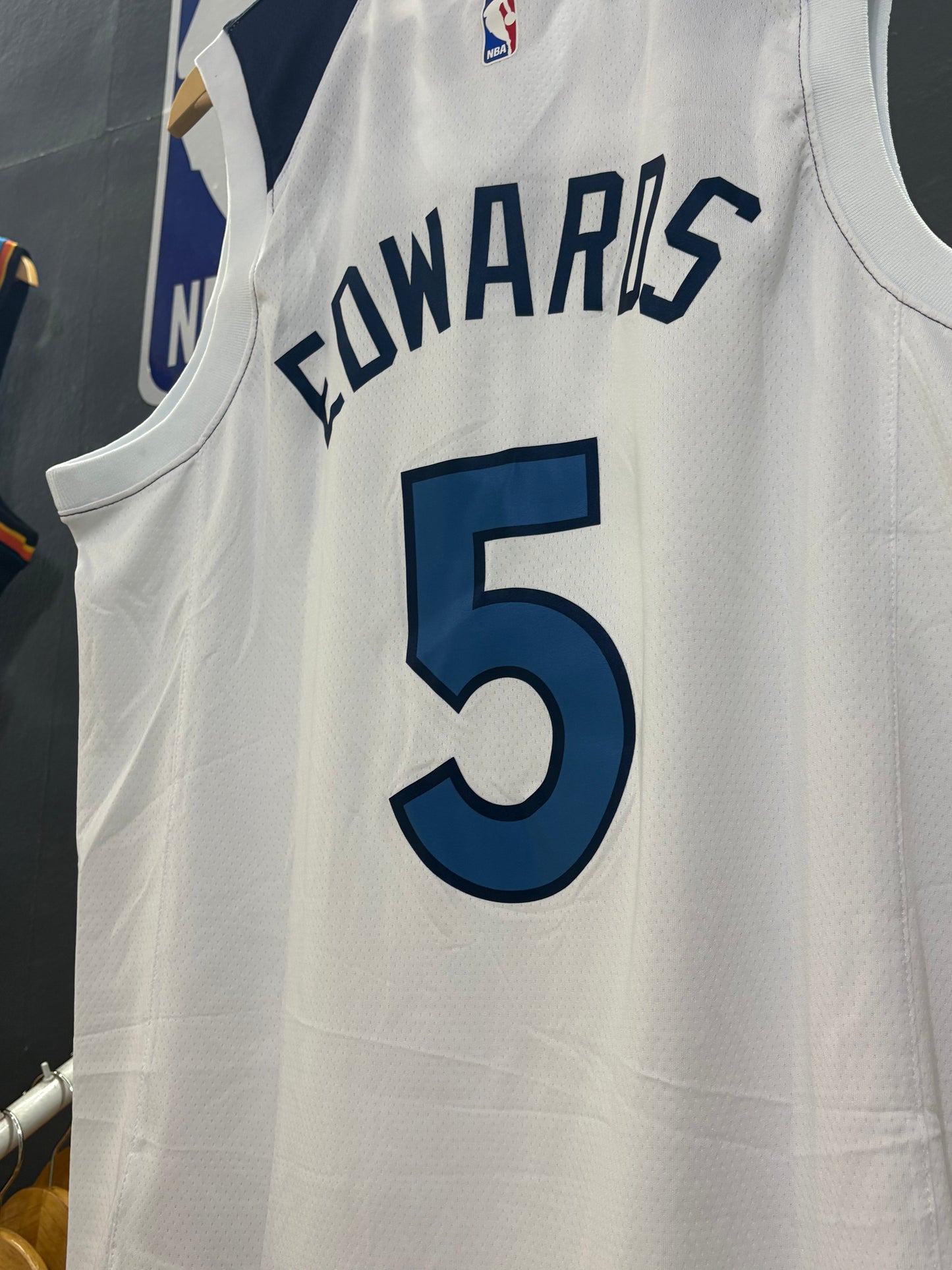 Minnesota Timberwolves Association Edition Blanca y Azul "Wolves" #5 - VERSION FAN