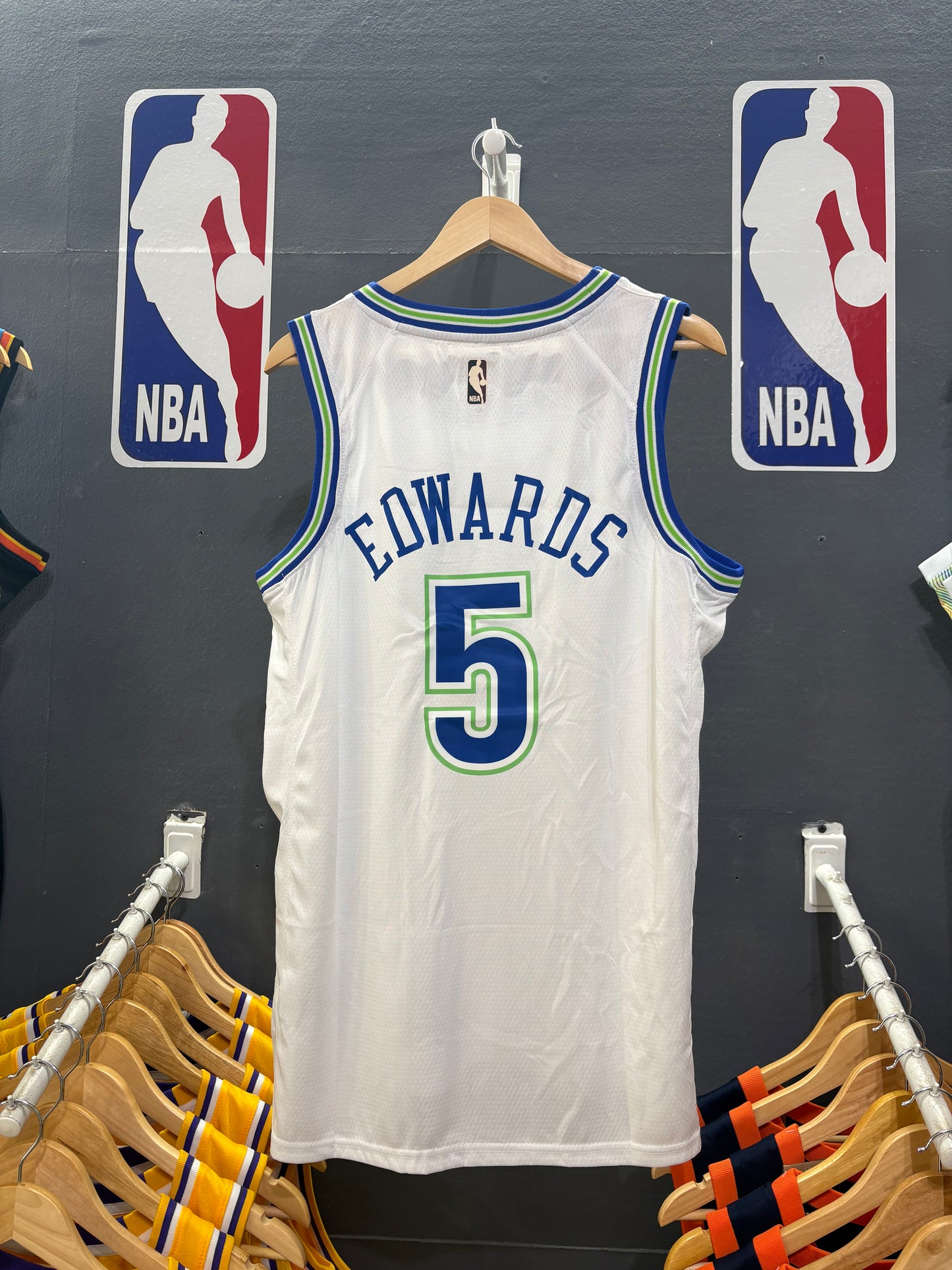 Minnesota Timberwolves Association Edition Blanca y Verde “Wolves” #5 - VERSION FAN