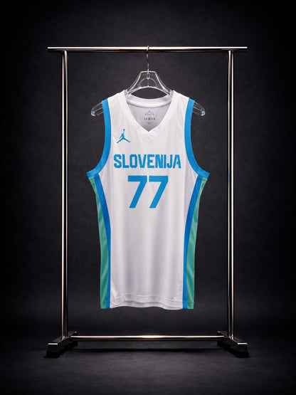 Camiseta Selección de Eslovenia N.º 77 – Luka Dončić