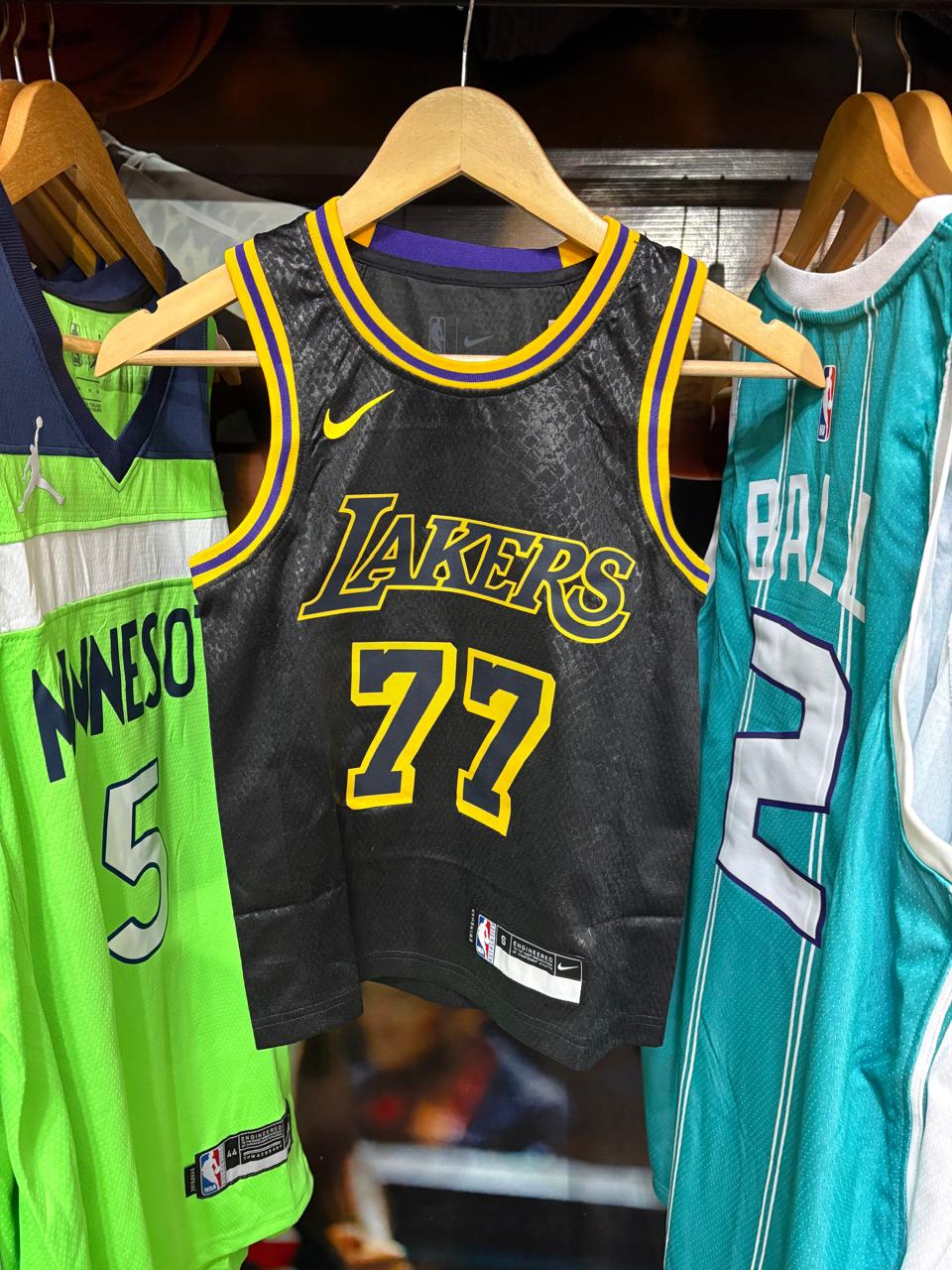 Los Angeles Lakers Icon Edition Mamba Negra  #77 - VERSION KIDS