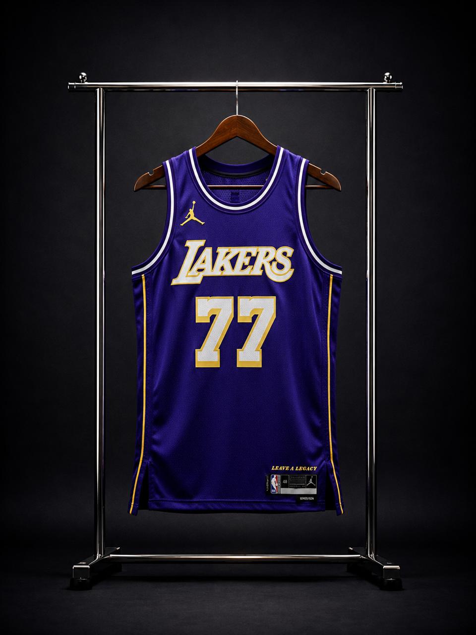 Los Angeles Lakers Statement Edition Violeta #77 - VERSION NIKE SWINGMAN