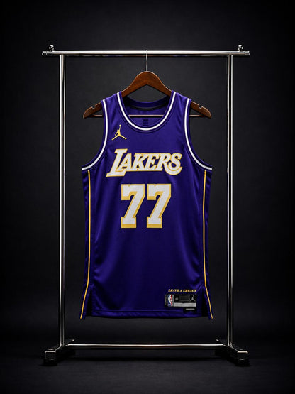 Los Angeles Lakers Statement Edition Violeta #77 - VERSION NIKE SWINGMAN