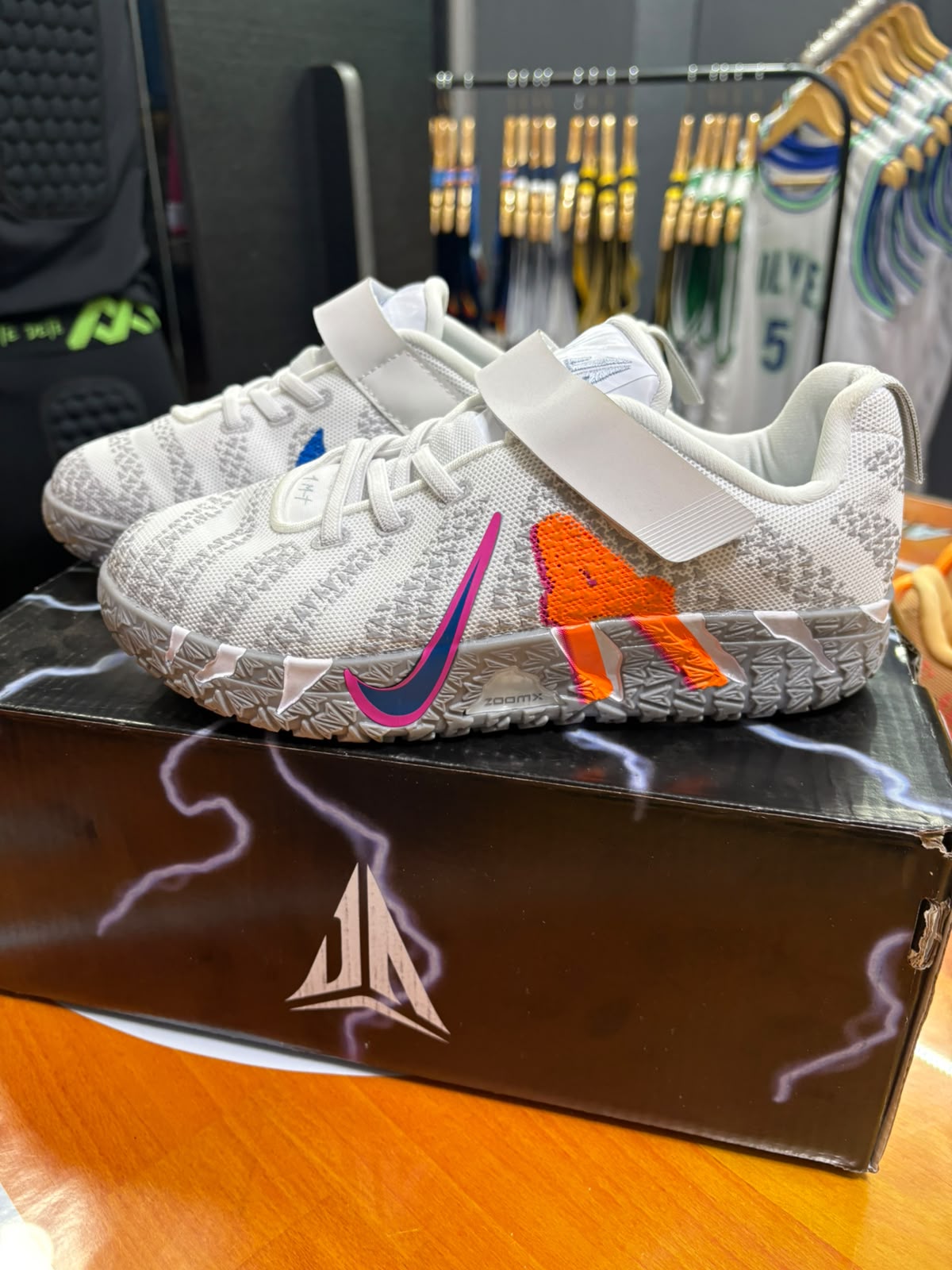 Nike JA 3-  LIGHT SHOW