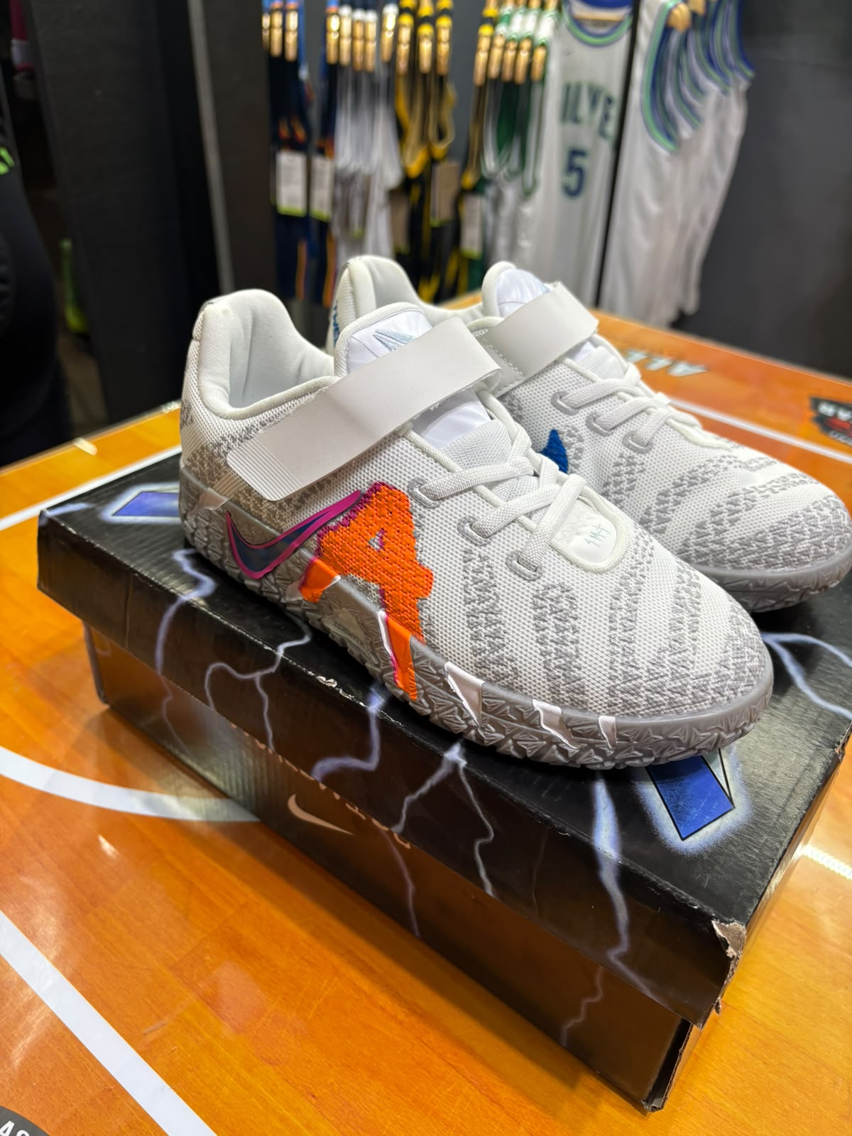 Nike JA 3-  LIGHT SHOW