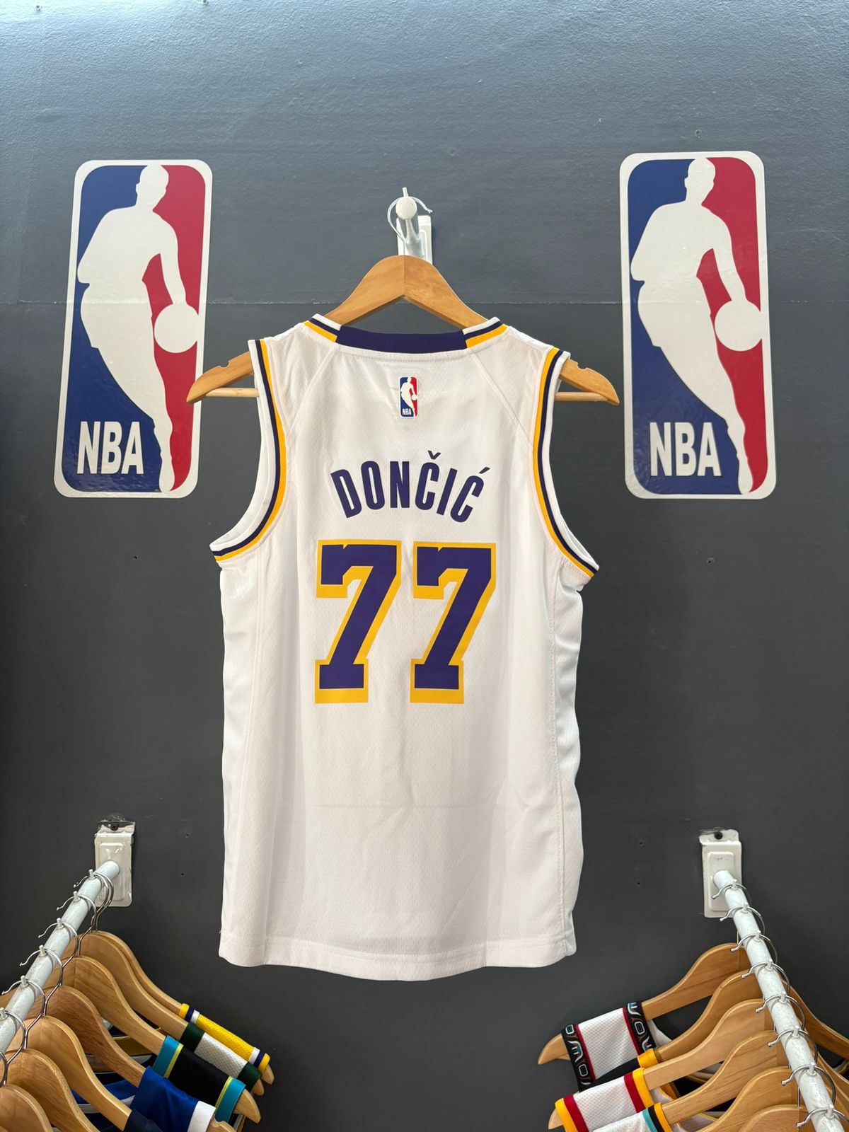 Los Angeles Lakers Blanca Association Edition #77 - VERSION KIDS